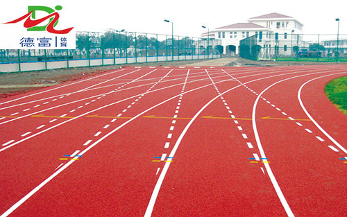 塑胶跑道建设水泥基底有什么要求？